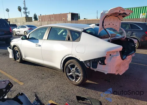 2025 Kia K4 Lxs z USA, uszkodzony, nr VIN 3KPFT4DEXSE162453